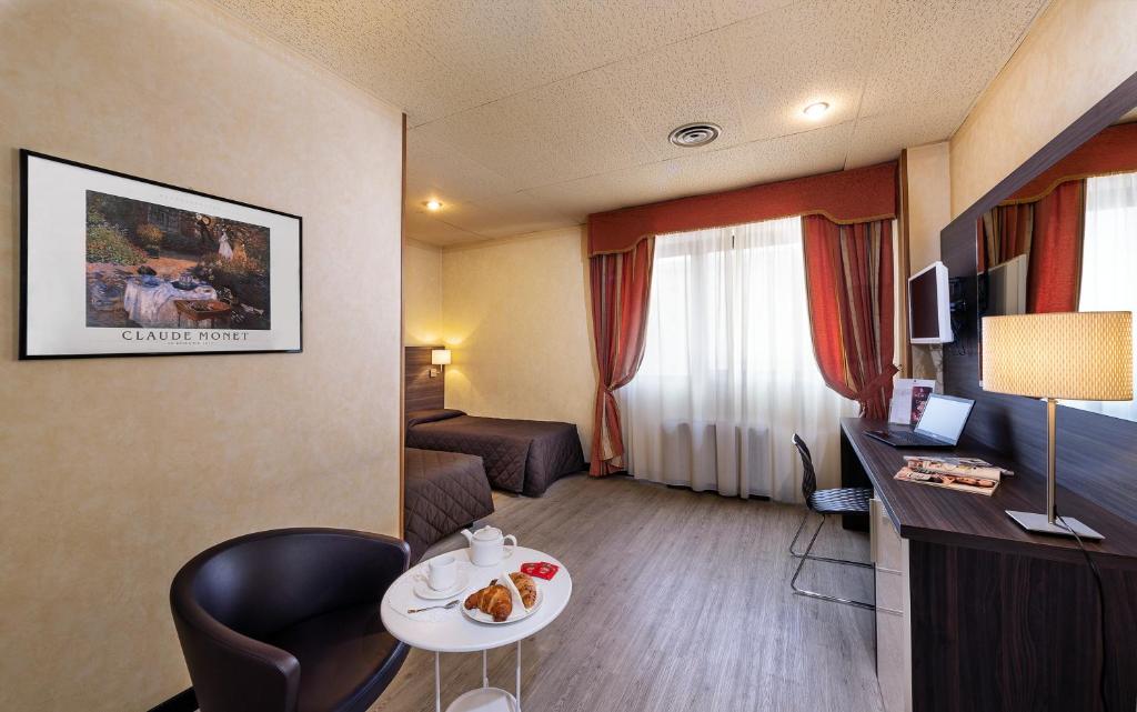 JR Hotels Bologna Amadeus - Resim 41