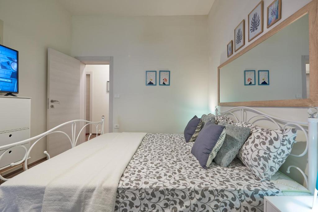 Old City Romanitic Studios 1 with FREE private parking, Pula (updated prices 2025) - 16