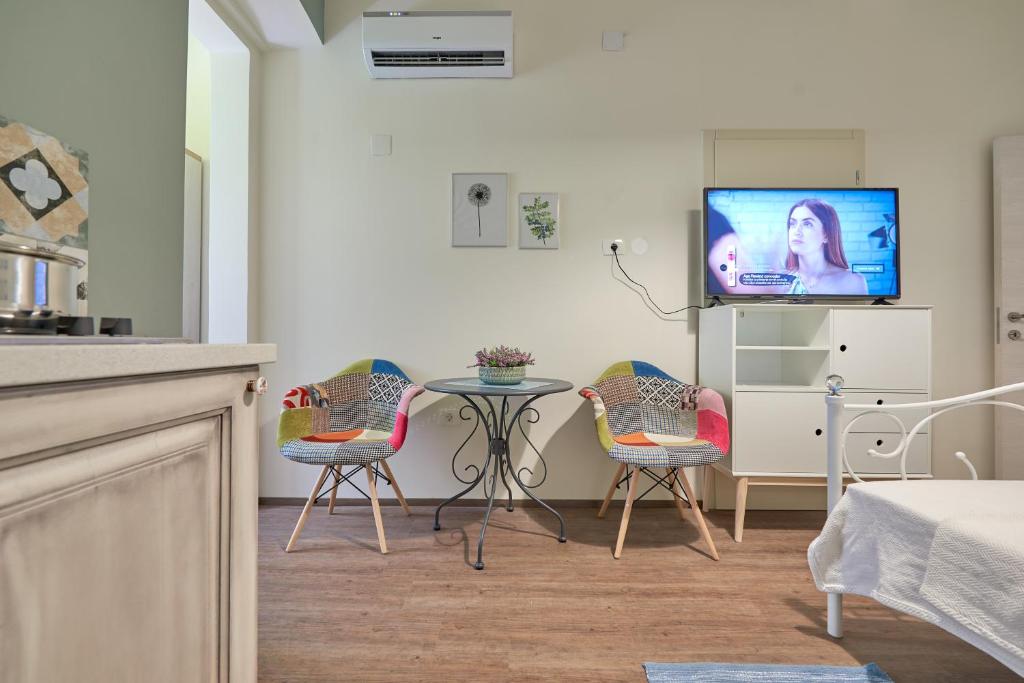 Old City Romanitic Studios 1 with FREE private parking, Pula (updated prices 2025) - 18