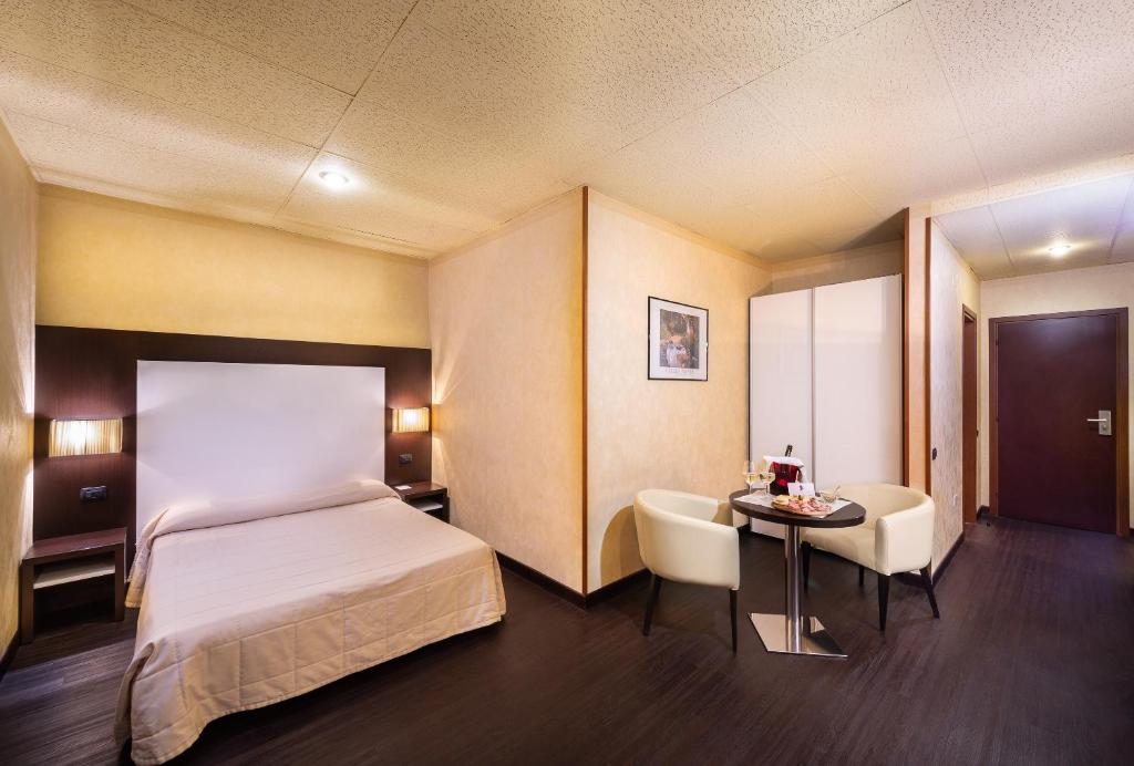 JR Hotels Bologna Amadeus - Resim 27