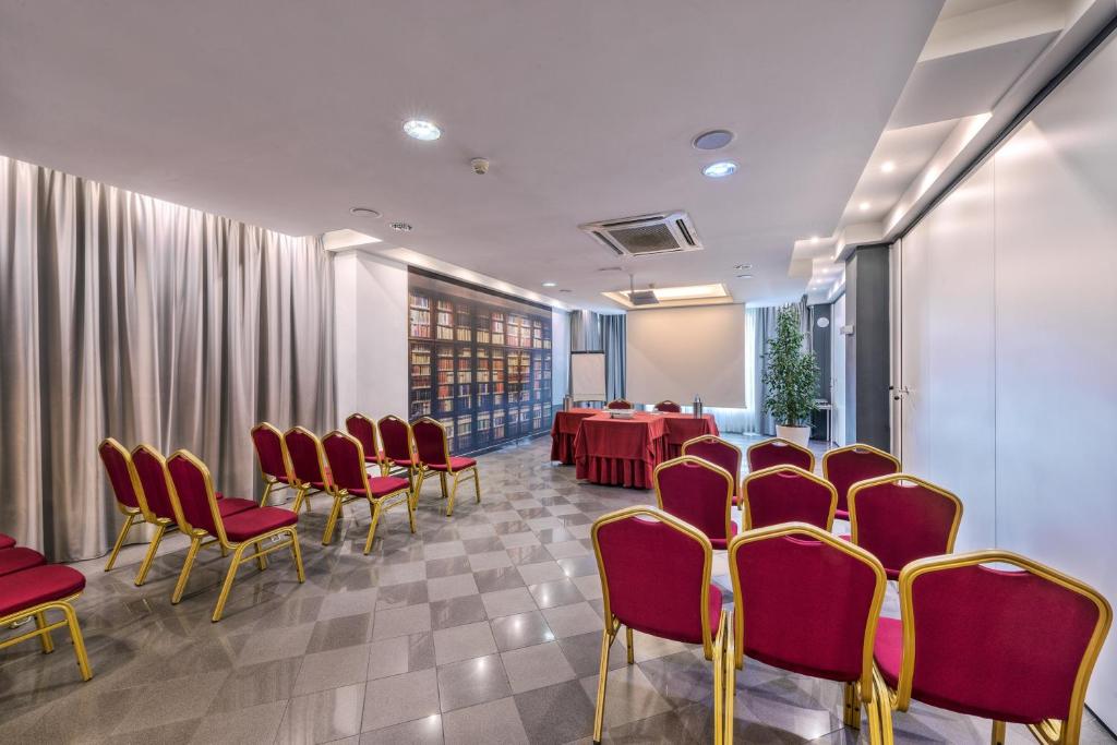 JR Hotels Bologna Amadeus - Resim 40
