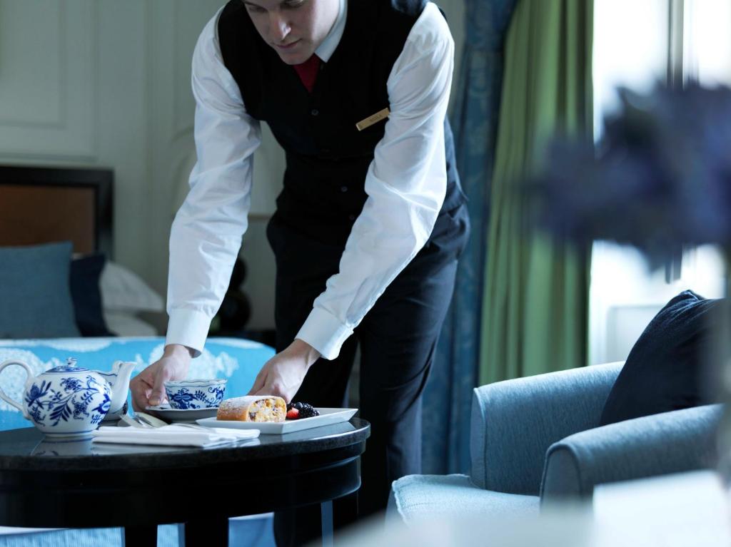 Four Seasons Hotel Prague - 19