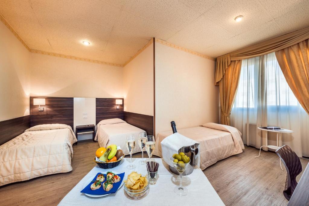 JR Hotels Bologna Amadeus - Resim 35