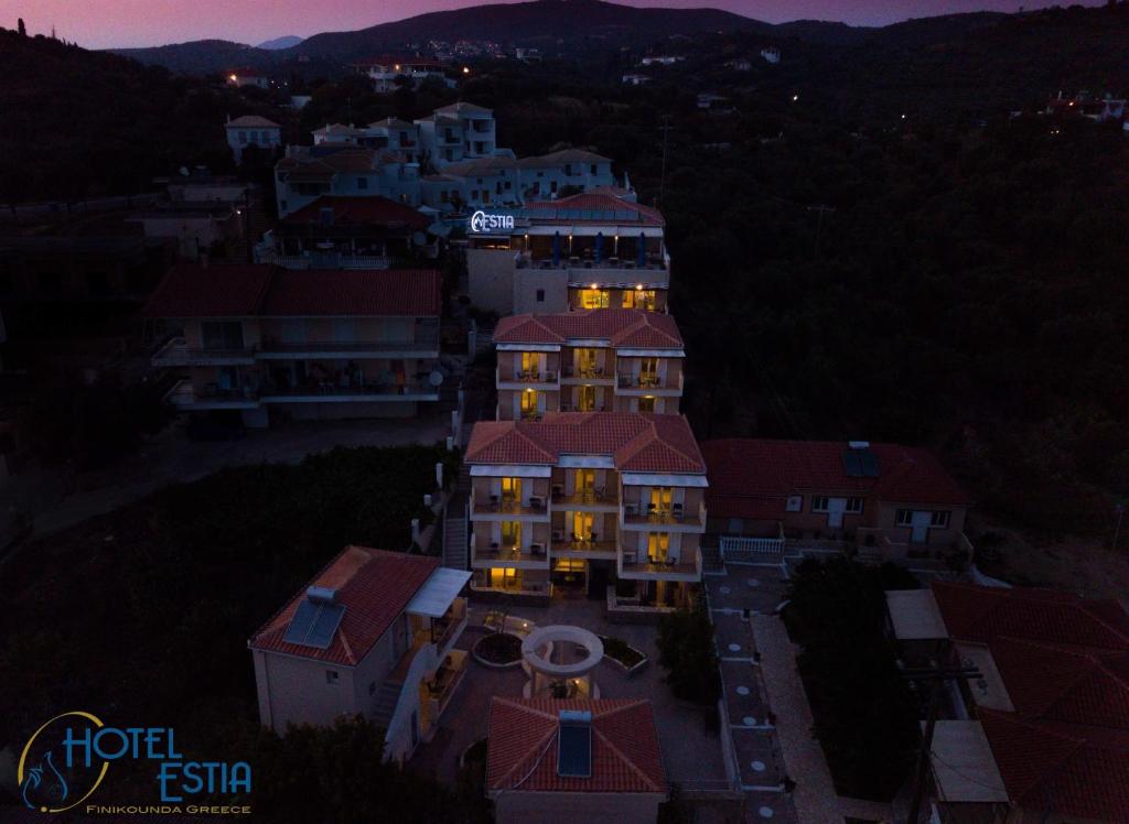 Nespecifikovaný výhled na hory nebo výhled na hory při pohledu z aparthotelu