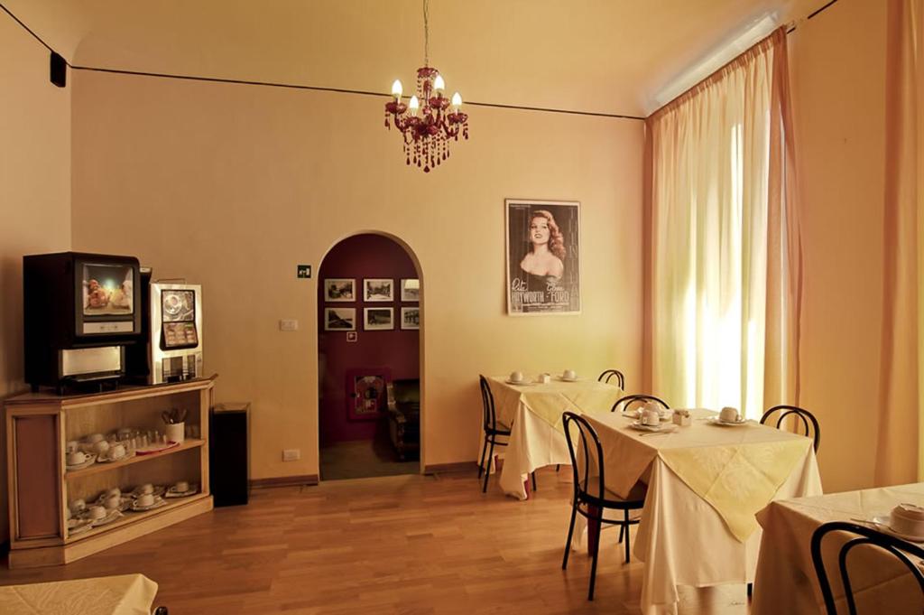 TV a/nebo společenská místnost v ubytování Hotel Romagna