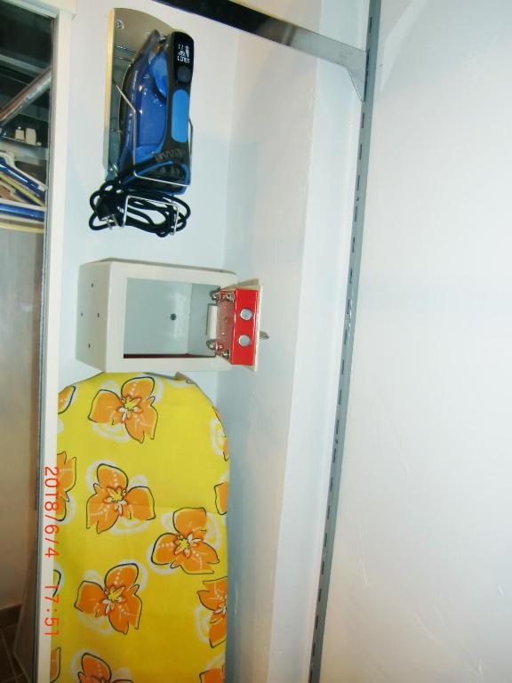 Fotografia z galérie ubytovania Apartamento con piscina a 150 metros playa Netflix P Video Aire Acondicionado calefacción toallas y sillas playa sombrilla 2 terrazas una sobre piscina centro ciudad 1 Smart TV por habitación v destinácii Fuengirola
