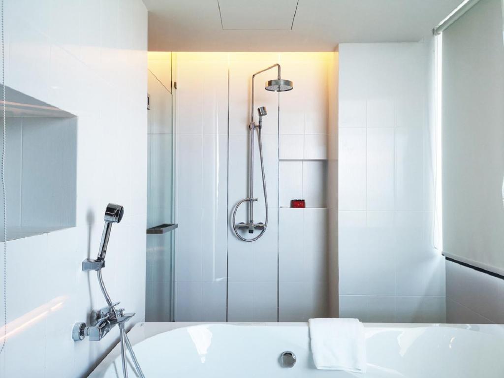 Tsix5 Phenomenal Hotel Pattaya - Resim 21