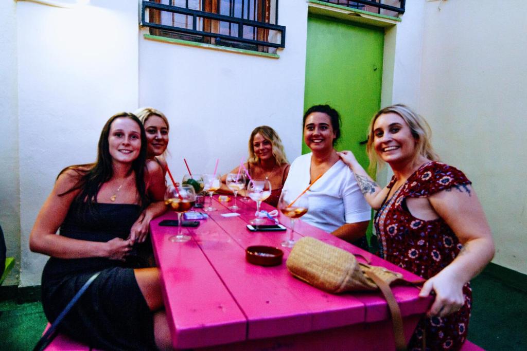 Hosté ubytování Red Nest Hostel