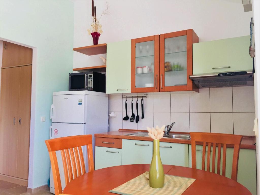 Kuchnia lub aneks kuchenny w obiekcie Villa Laguna
