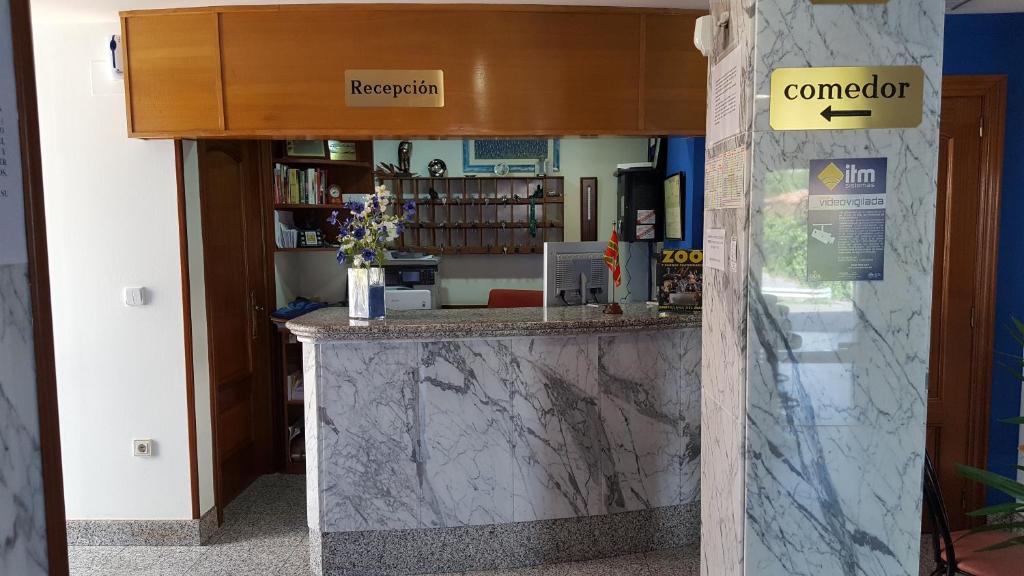 The lounge or bar area at Hotel Zabala