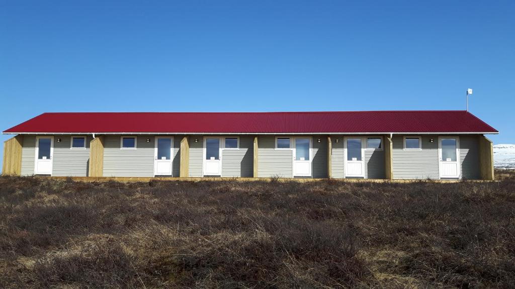 Byggingin sem gistiheimilið er í