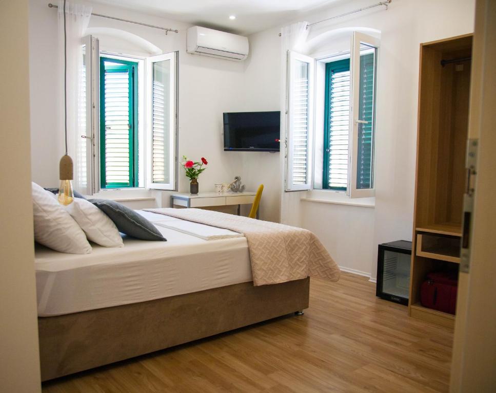 Gallery image of Soukki Town Centre Suites in Split
