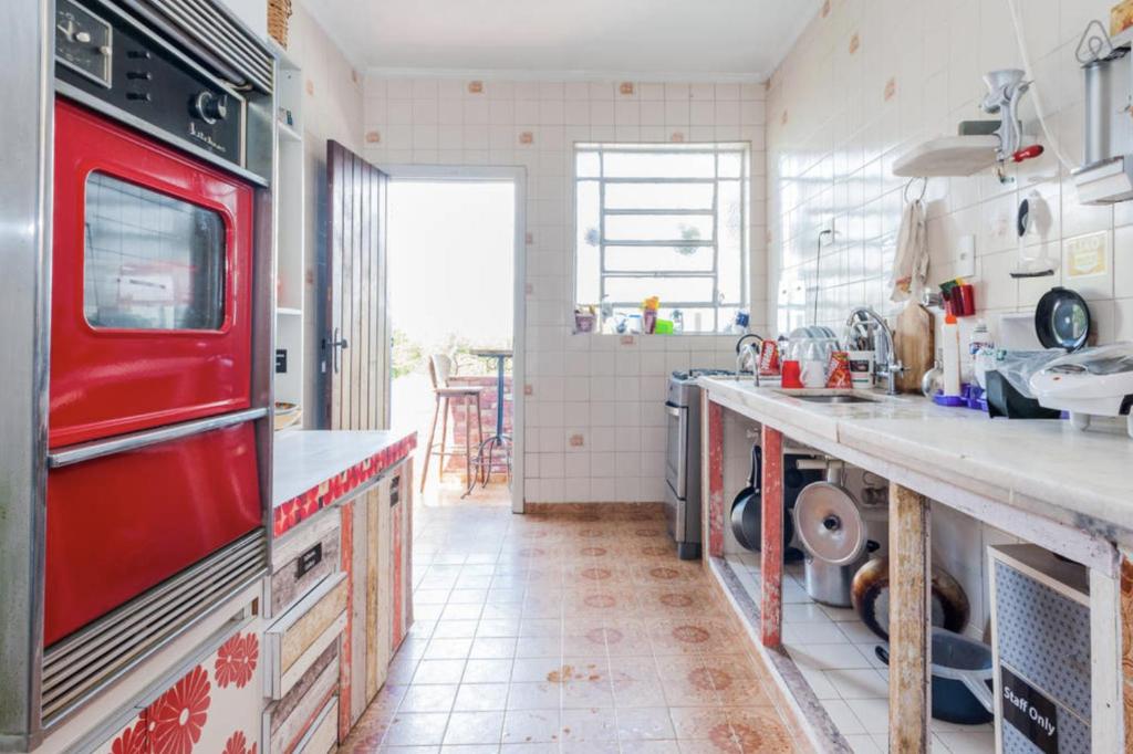 Kuchyň nebo kuchyňský kout v ubytování Paradiso Hostel & Suites - TOP 1 DE SÃO PAULO