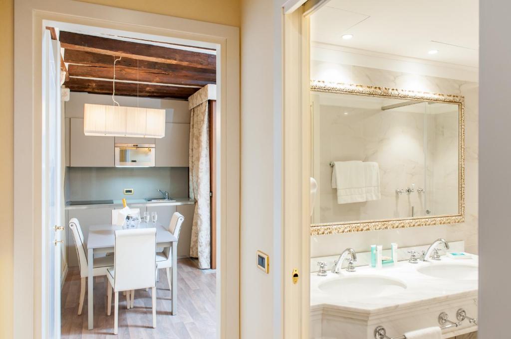 Hotel Al Duca Di Venezia - Resim 21