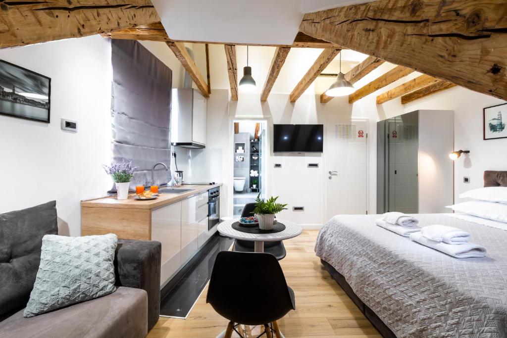 Posteľ alebo postele v izbe v ubytovaní Luxury Apartment Sea View