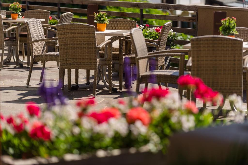 Reštaurácia alebo iné gastronomické zariadenie v ubytovaní Aktiv & Relax Hotel Hubertus
