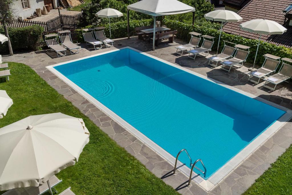 Bazén v ubytovaní Aktiv & Relax Hotel Hubertus alebo v jeho blízkosti