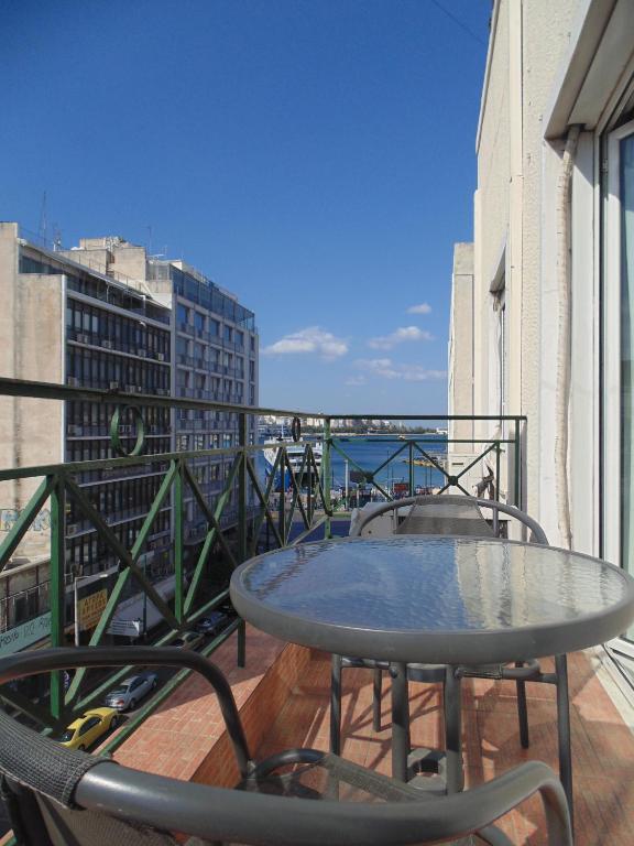 Balkón nebo terasa v ubytování Piraeus Acropole Hotel