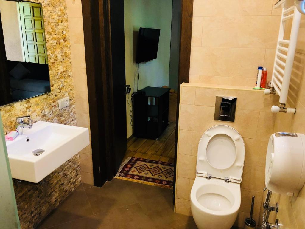 Koupelna v ubytování Bude Hostel