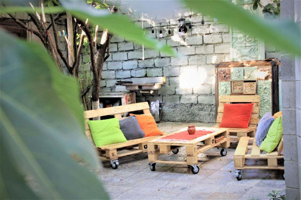 Posezení v ubytování Bude Hostel