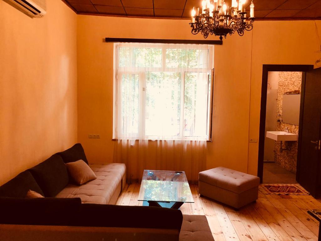 Posezení v ubytování Bude Hostel