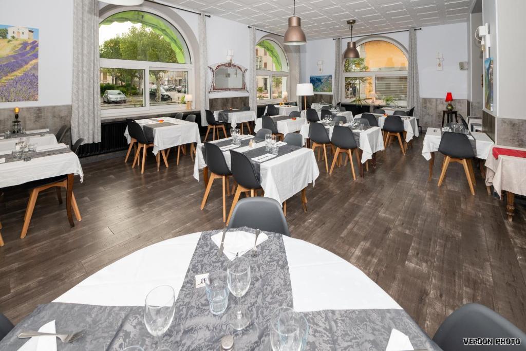 Restaurace v ubytování Hotel du Levant