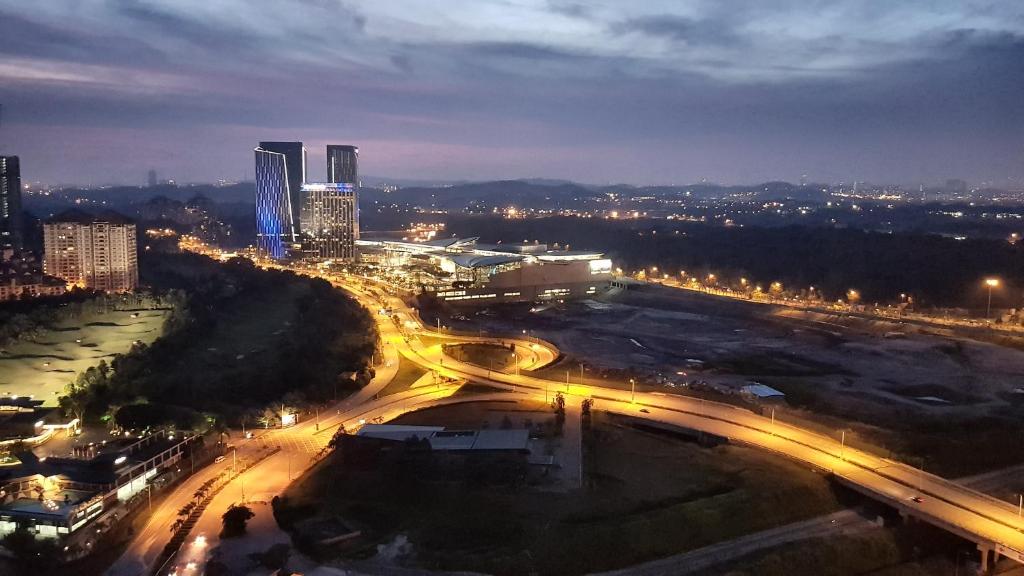 Nespecifikovaný výhled na destinaci Putrajaya nebo výhled na město při pohledu z apartmánu