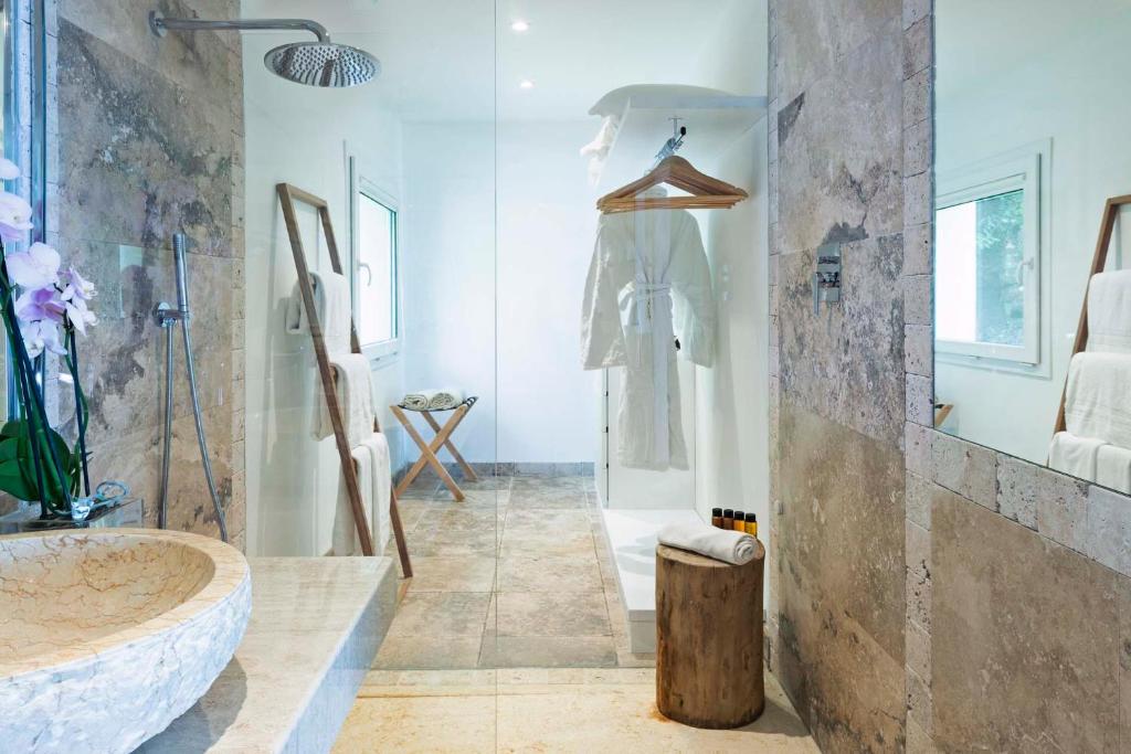 Koupelna v ubytování Arbatax Park Resort - Suites Del Mare