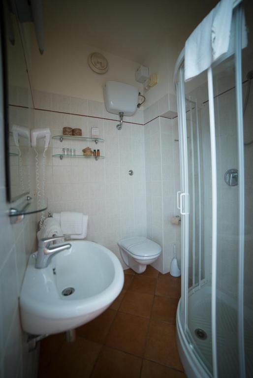 Koupelna v ubytování Hotel Miramare