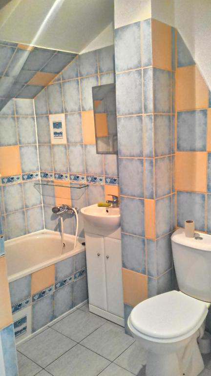 Kúpeľňa v ubytovaní Apartament w Giżycku przy plaży