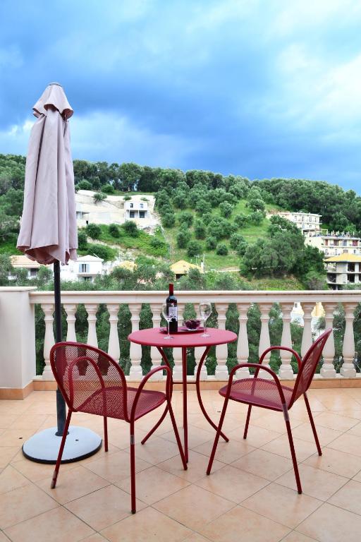 Balkón nebo terasa v ubytování Michaelangelo Boutique Parga