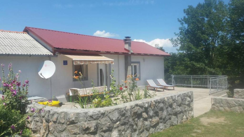 Vonkajšia záhrada v ubytovaní Tanja