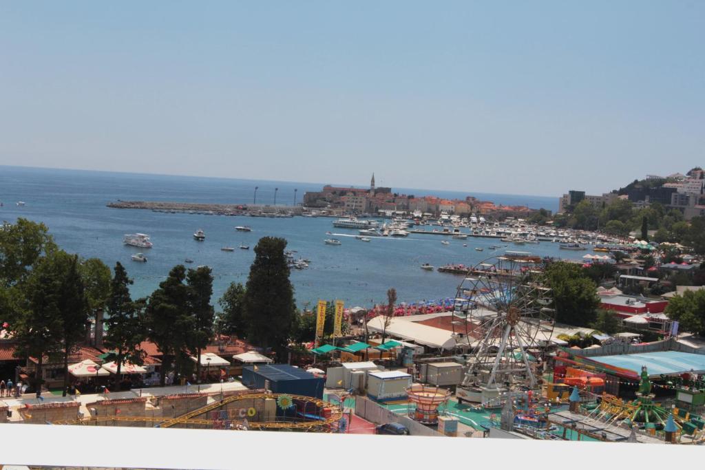 Apartments Menuet - Apartment With Sea View