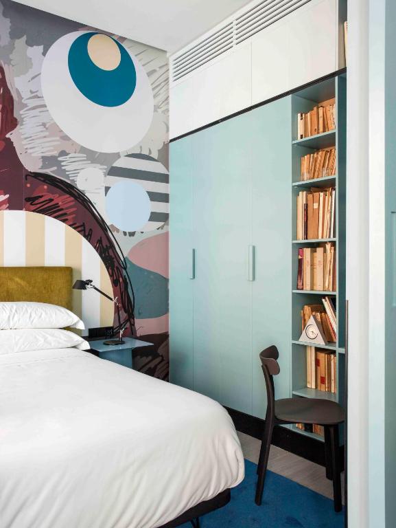 Amor de Dios 17 Luxury Suites - Suite With Balcony