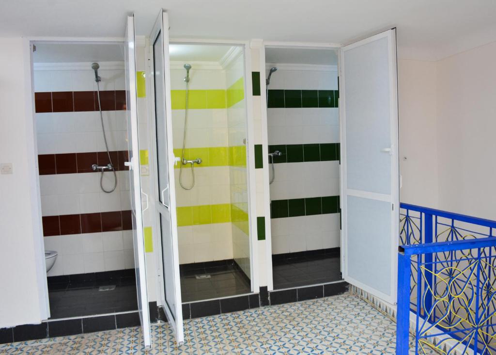 Palanda nebo palandy na pokoji v ubytování Mosaic Hostel