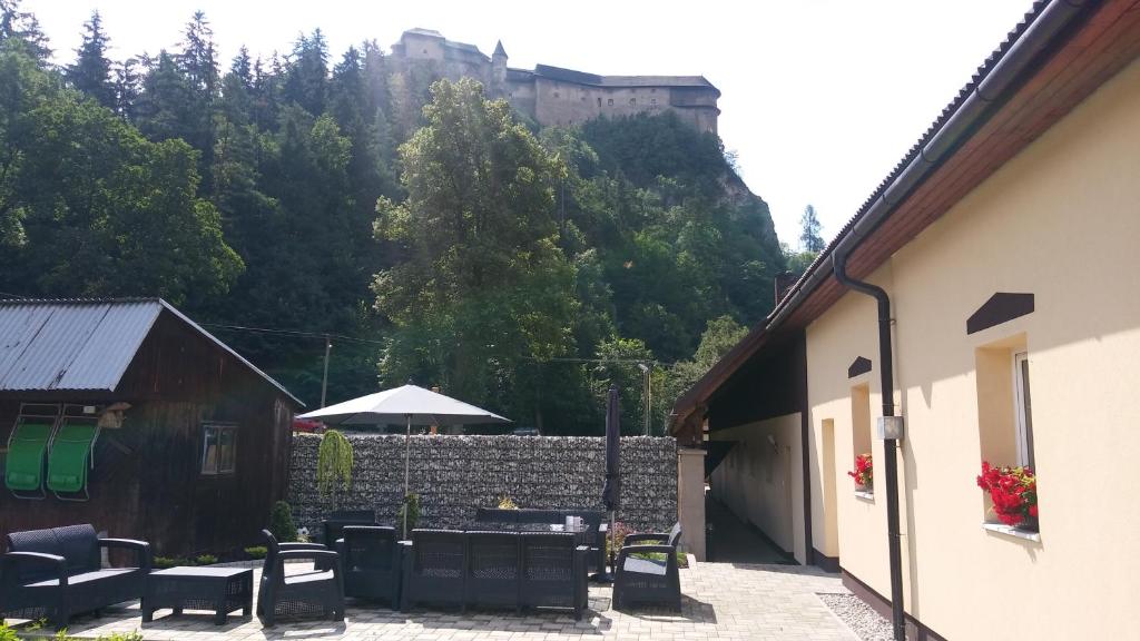 Výhľad na hory alebo výhľad na hory priamo z penziónu
