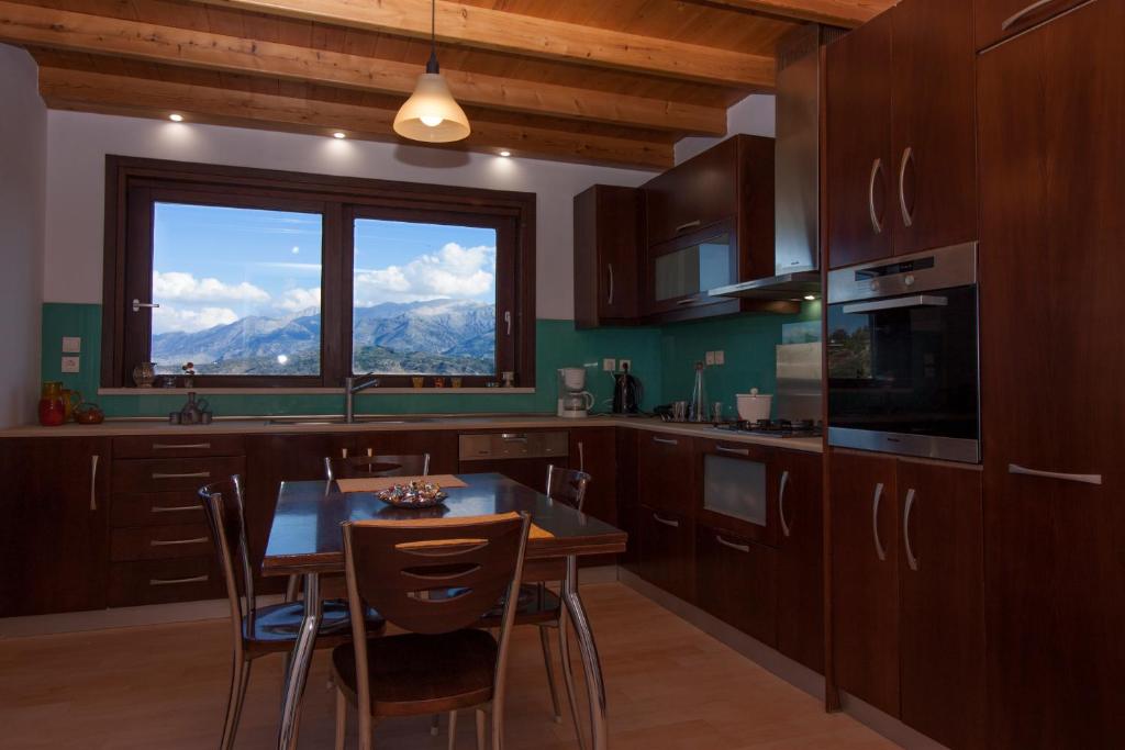 Malaxiana Houses - Three-Bedroom House