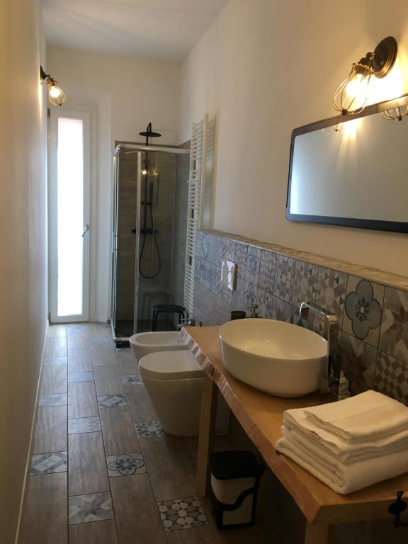 A bathroom at Dimora Orfeo