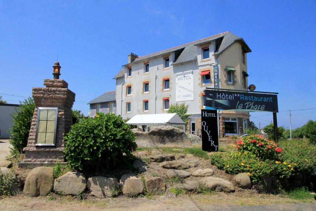 Photo de la galerie de l'établissement Hotel Restaurant Le Phare, à Perros-Guirec