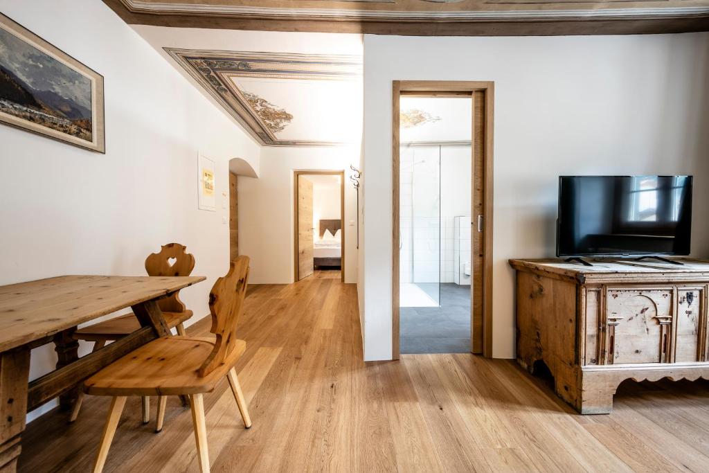 TV a/nebo společenská místnost v ubytování Hotel Münsterhof