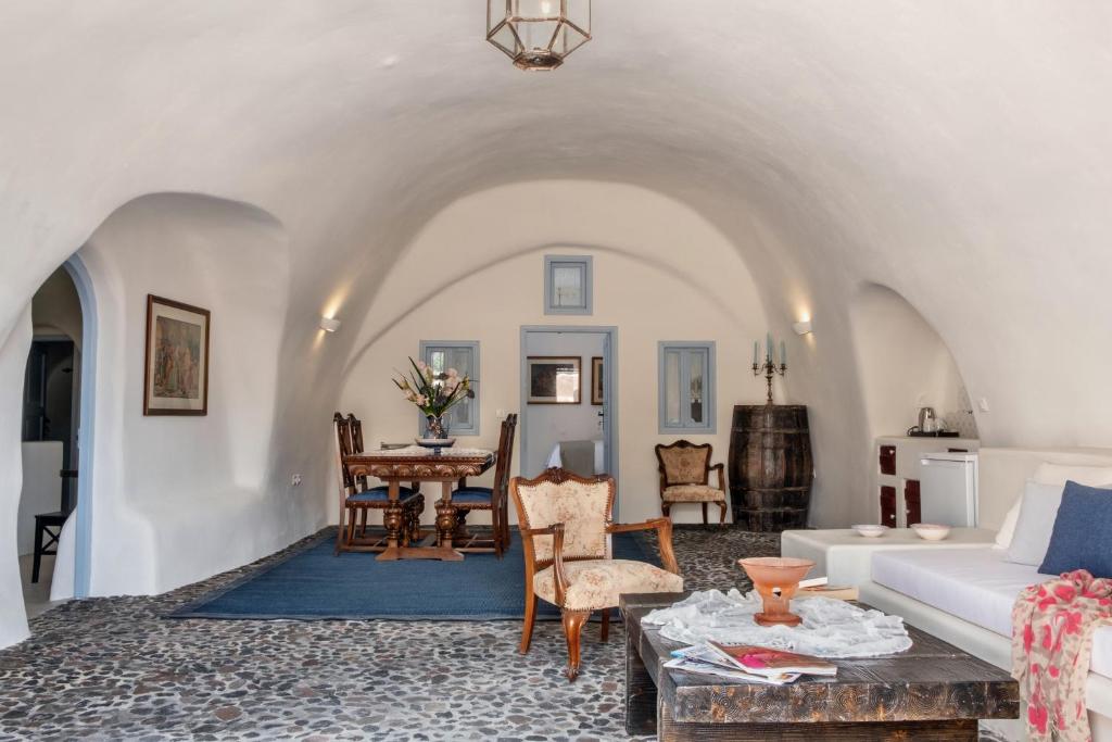 Posezení v ubytování Abelis Canava Luxury Suites