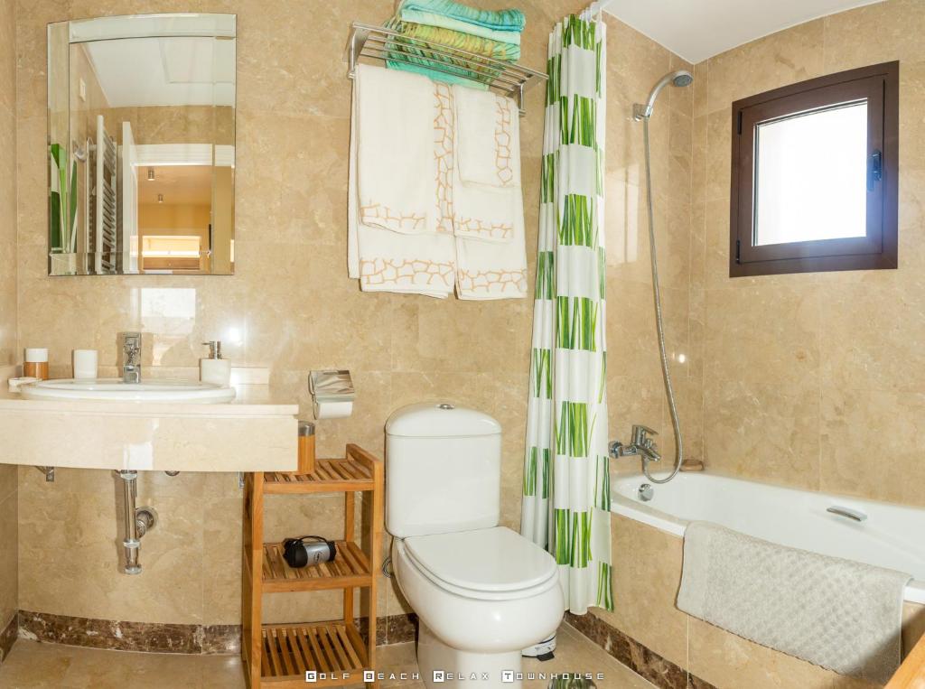 Fotografia z galérie ubytovania Golf Beach and Relax Townhouse v destinácii Alcaidesa
