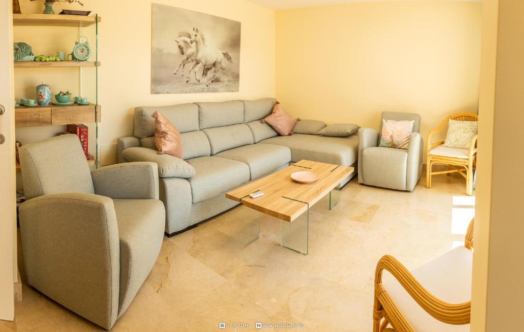 Fotografia z galérie ubytovania Golf Beach and Relax Townhouse v destinácii Alcaidesa