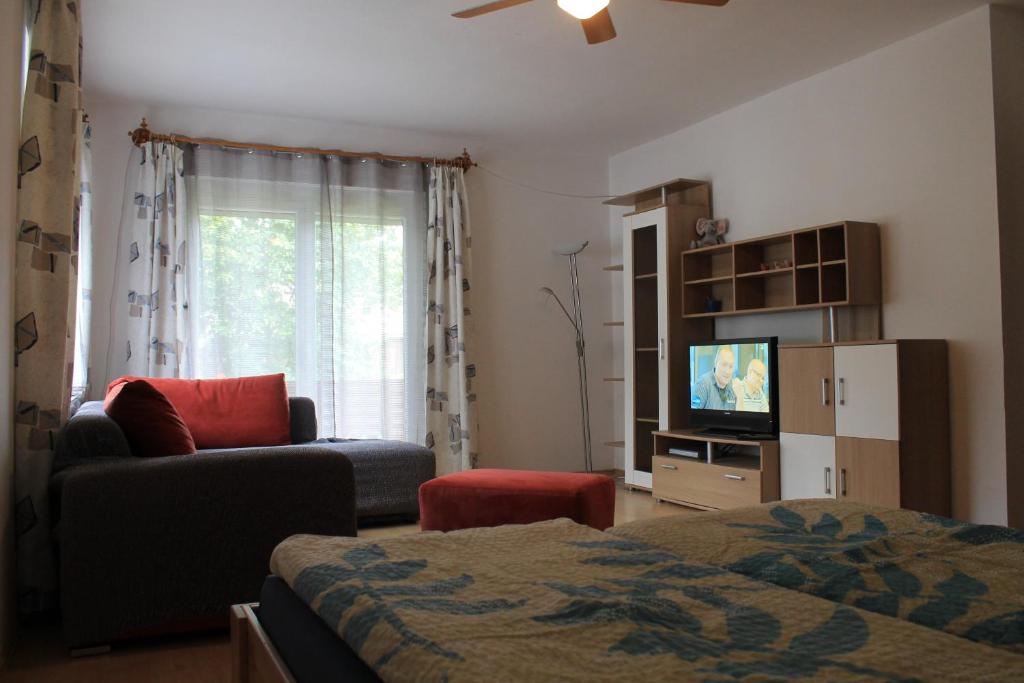 TV a/nebo společenská místnost v ubytování Ferienwohnung MINA - Rattendorf