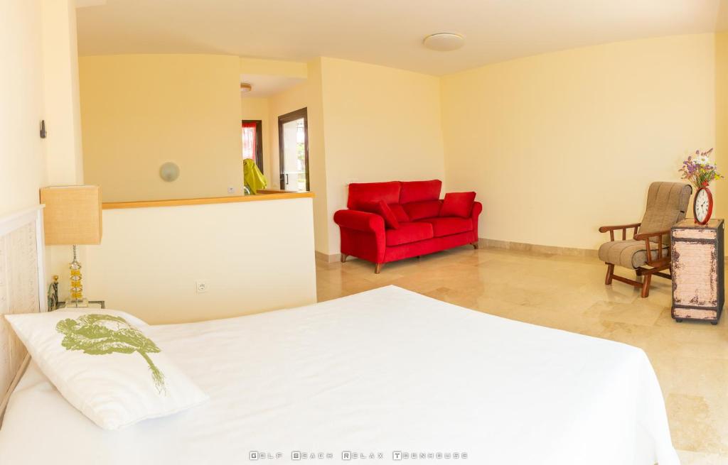 Fotografia z galérie ubytovania Golf Beach and Relax Townhouse v destinácii Alcaidesa