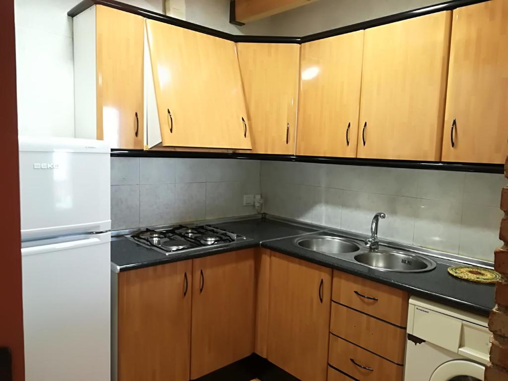 Kuchyň nebo kuchyňský kout v ubytování Casa Arroyo Los Ubios Arroyo Frio