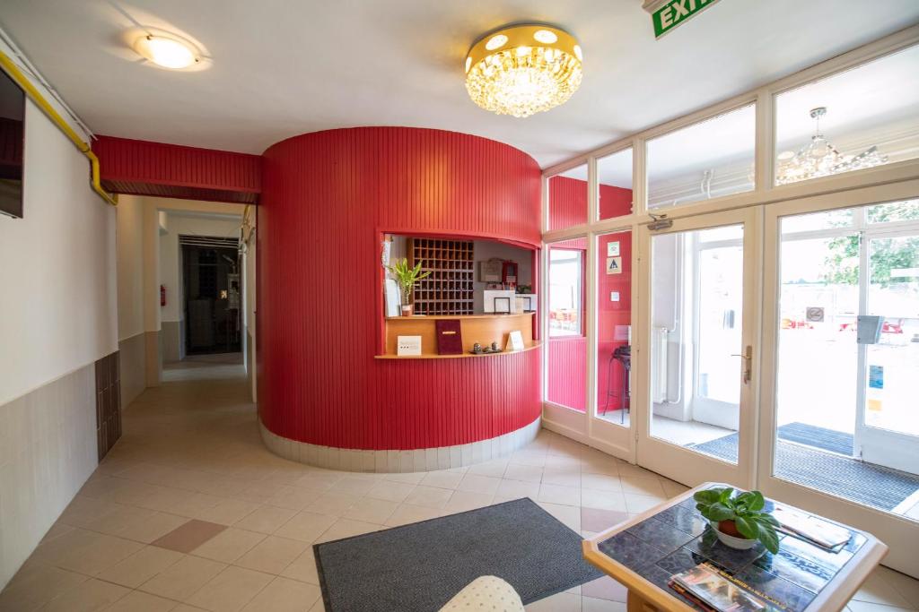 Népliget Hotel - Resim 6