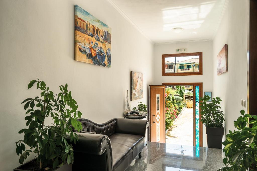 Emily Apartments - 8