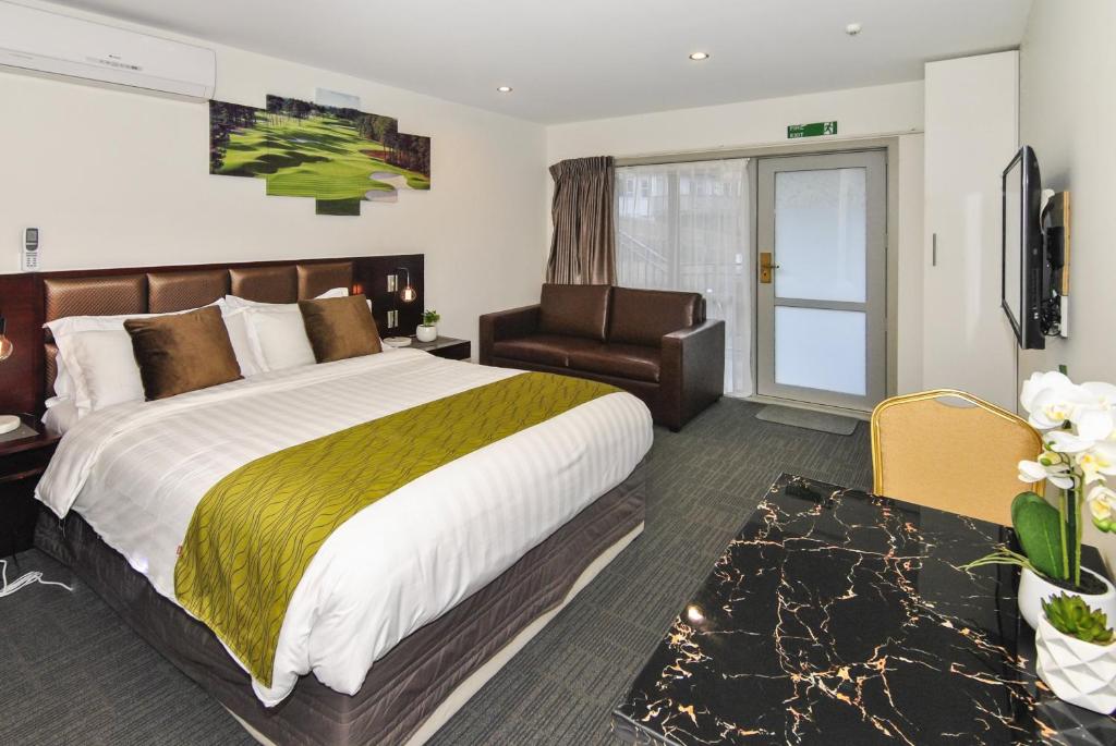 
Premium Studio with Kitchen
