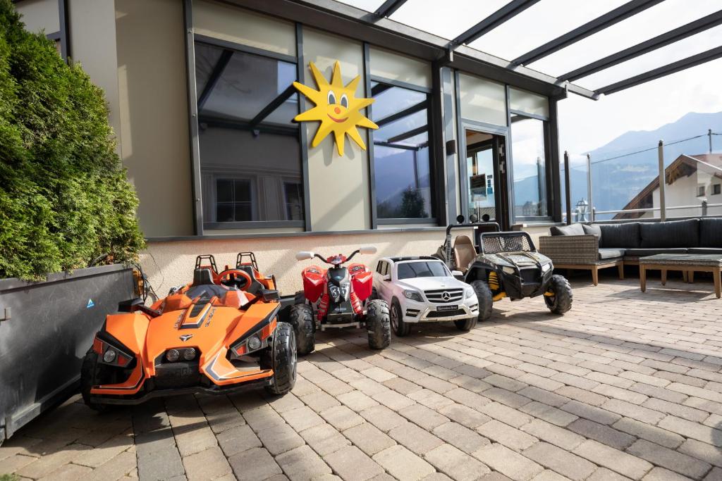 Nespecifikovaný výhled na hory nebo výhled na hory při pohledu z aparthotelu